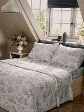 Cabbages & Roses Country Toile King Sheet Set